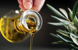 Operação policial fecha fábrica que falsificava Azeite no litoral de SP