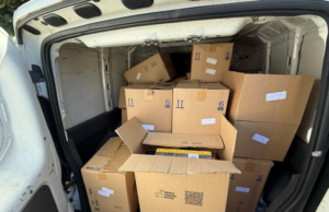 Quadrilha rouba veículo com carga de cigarro no litoral de SP