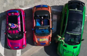 Família de Praia Grande tem carros personalizados e inspirados na Hot Wheels.