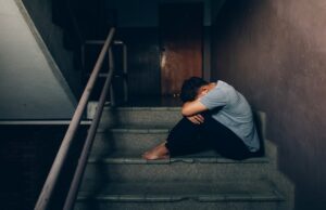 Depressão afeta milhões de pessoas e requer atenção e tratamento adequado