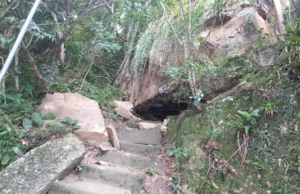 Defesa Civil de Caraguá interdita trilha da Pedra do Jacaré por risco de deslizamento de pedras