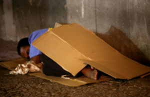 Hipotermia e Indiferença: A realidade cruel do inverno nas Ruas das Cidades