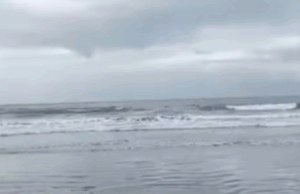 Homem é encontrado morto em praia de Guarujá.