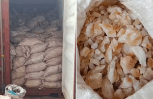 Apreensão de toneladas de quartzo no Porto de Santos.